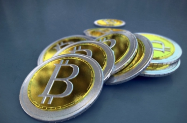 Bitcoin diz: Adeus Real…