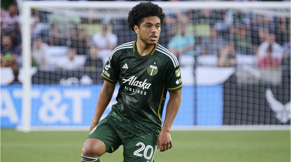 Absurdo! Jogador desejado pelo Flamengo debocha do clube nas redes sociais