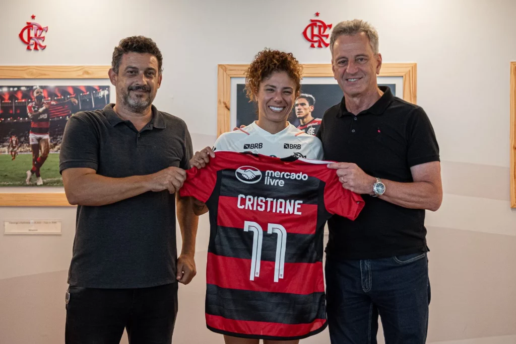 Flamengo oficializa seu mais novo reforço