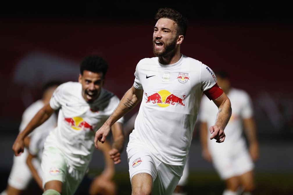 Flamengo desiste de Léo Ortiz