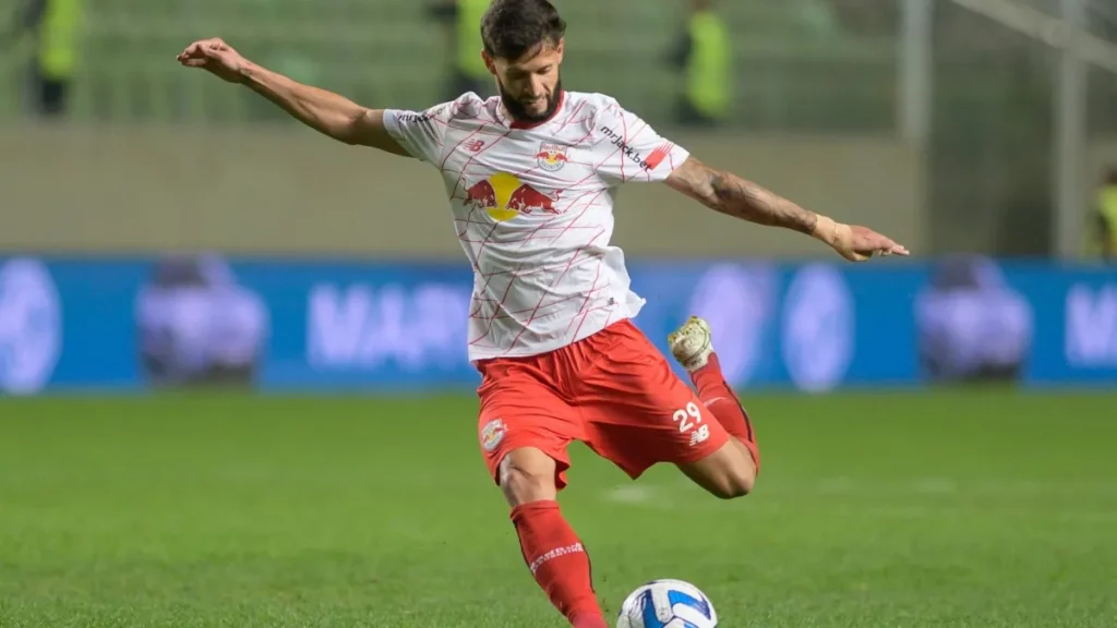 Vídeo: Filipe Luís aponta qual lateral ele contrataria para o Flamengo
