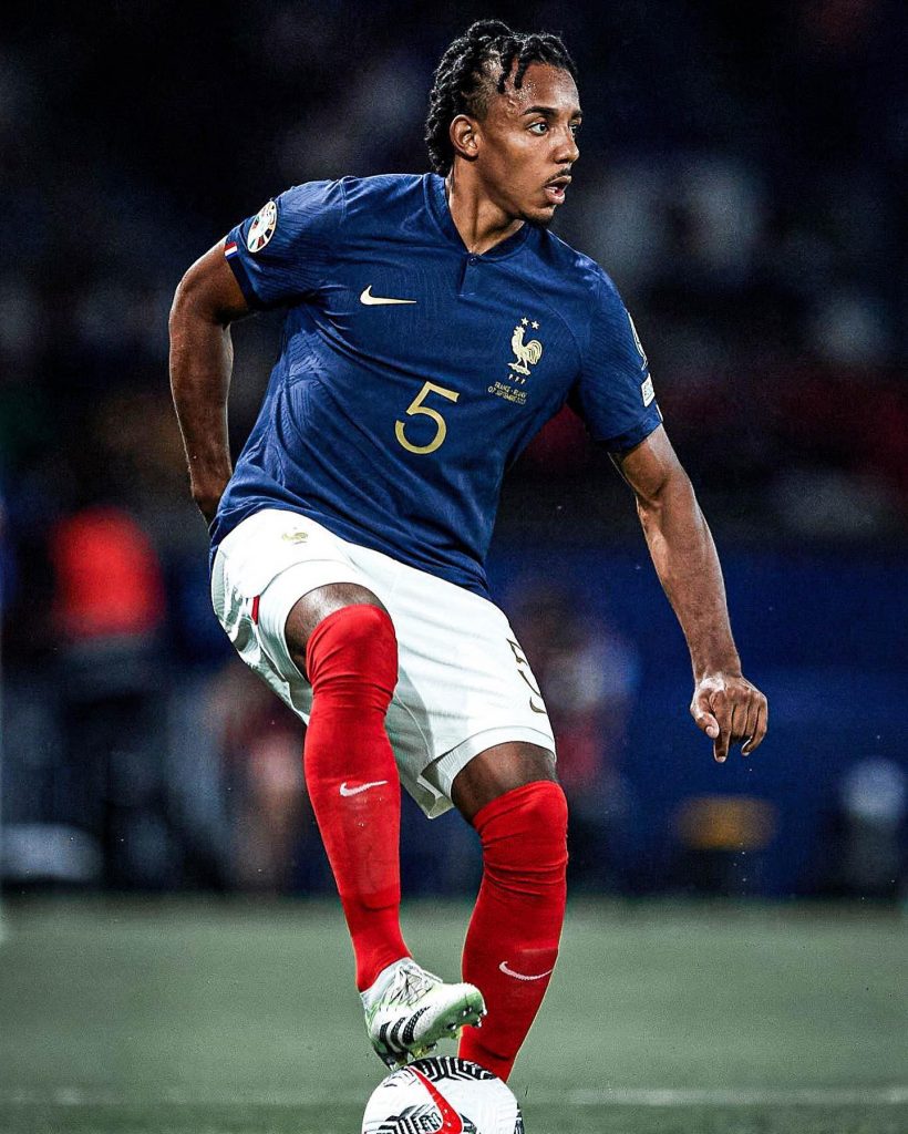 Arsenal e Newcastle disputam jogador do Barcelona