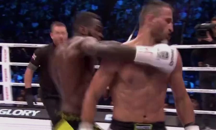 10 milhões de visualizações! Lutador de boxe tem atitude extremamente covarde no ringue mas acaba se dando mal e vídeo viraliza