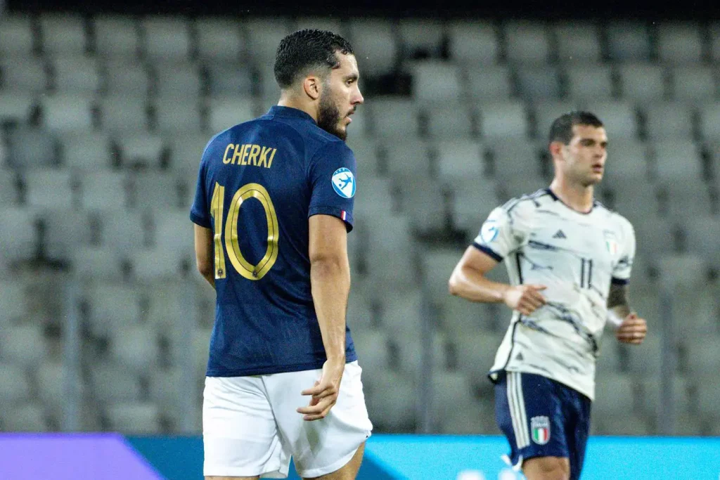 Chelsea e Newcastle na corrida por craque de 133 milhões