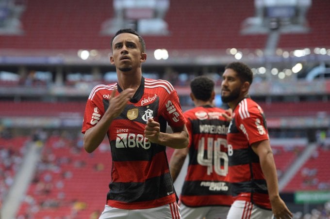 Sem espaço com Tite, jogador do Flamengo está prestes a deixar o clube