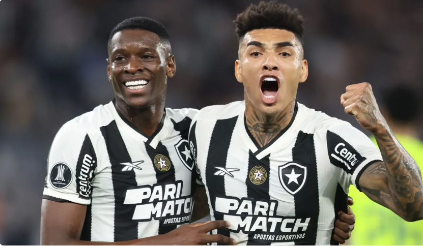 Botafogo faz história se sagrando campeão da Copa Libertadores 2024 em cima do Atlético-MG
Com um a menos desde o primeiro minuto de jogo, o Botafogo foi superior e se sagrou campeão da Libertadores 2024 em uma final histórica