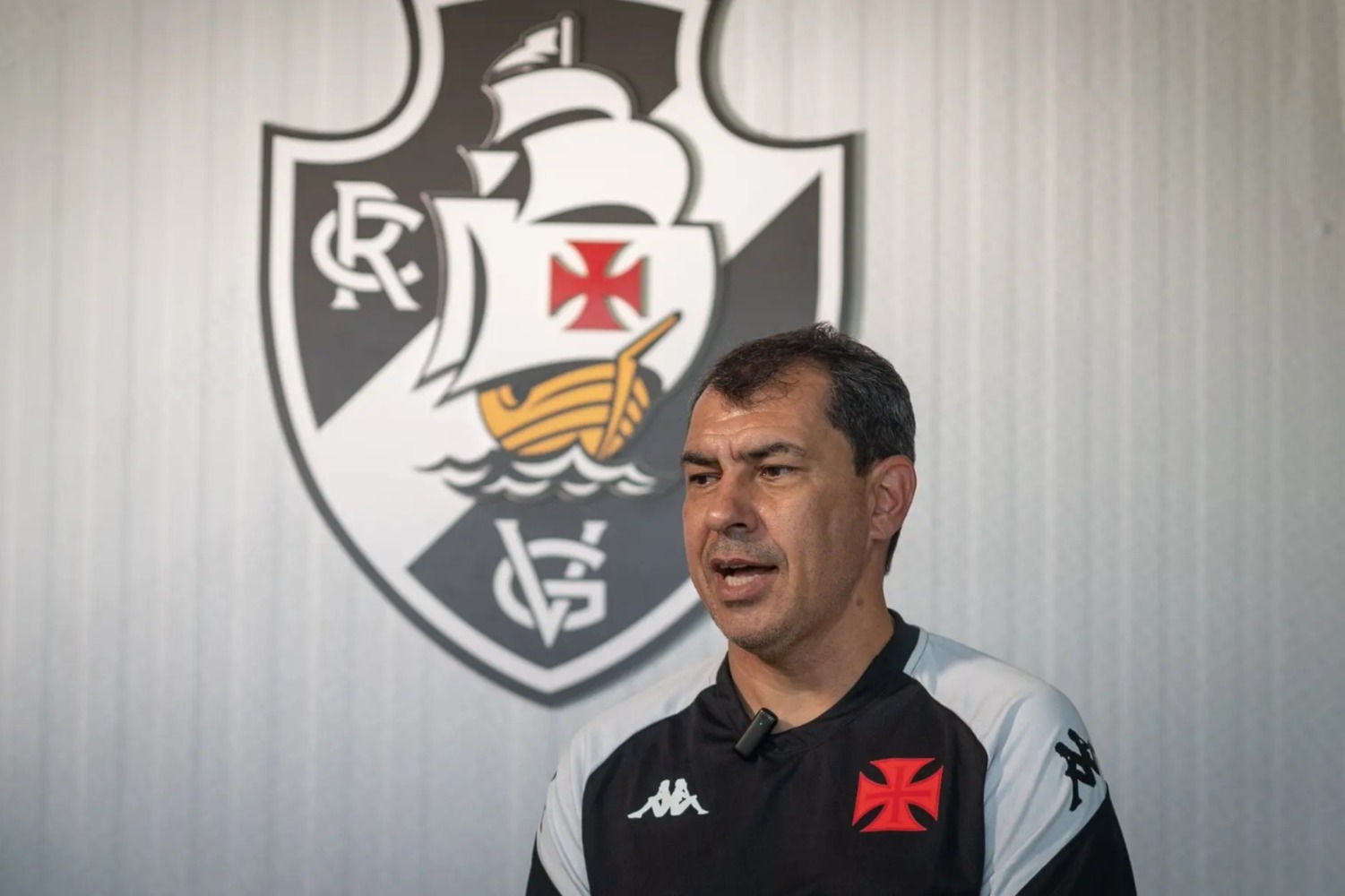 Carille apresentado pelo Vasco