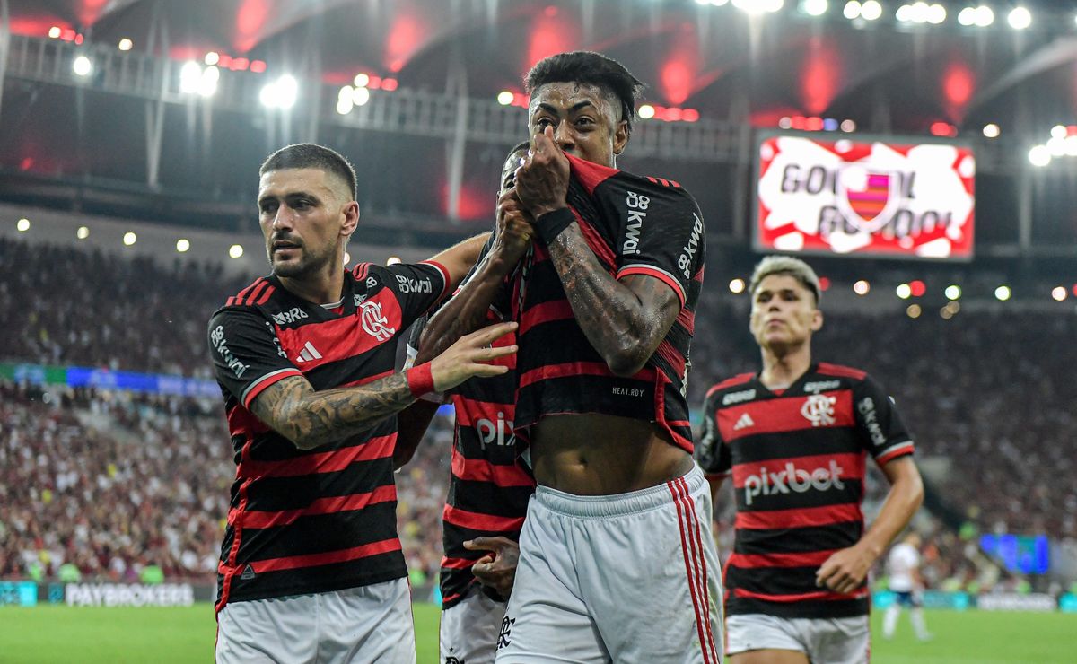 Arrascaeta topa renovar com Flamengo para ganhar maior salário 