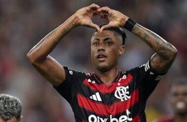 Bruno Henrique faz história contra o Vasco e iguala Gabigol