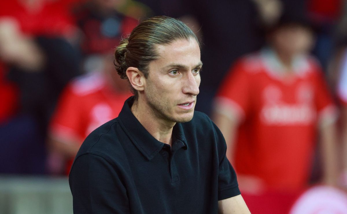 Filipe Luís conta com a volta de De La Cruz no Flamengo