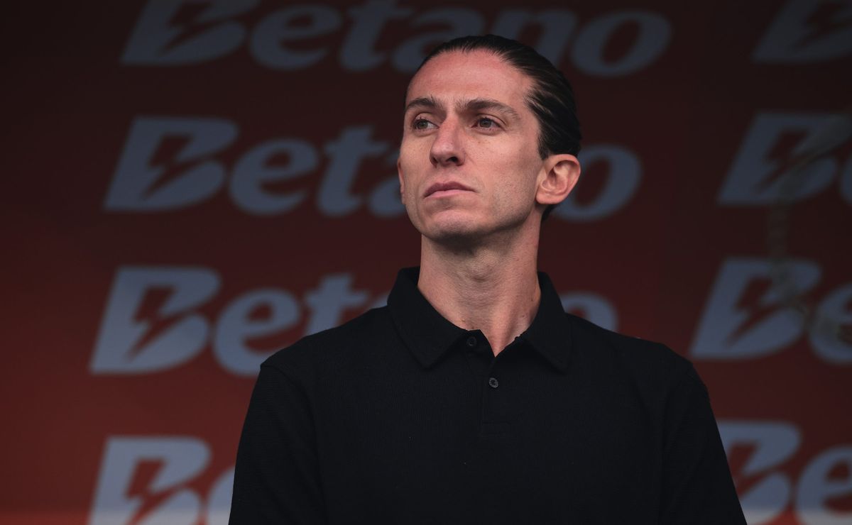 Filipe Luís exalta 'vitória com nota artística' do Flamengo sobre o Vasco