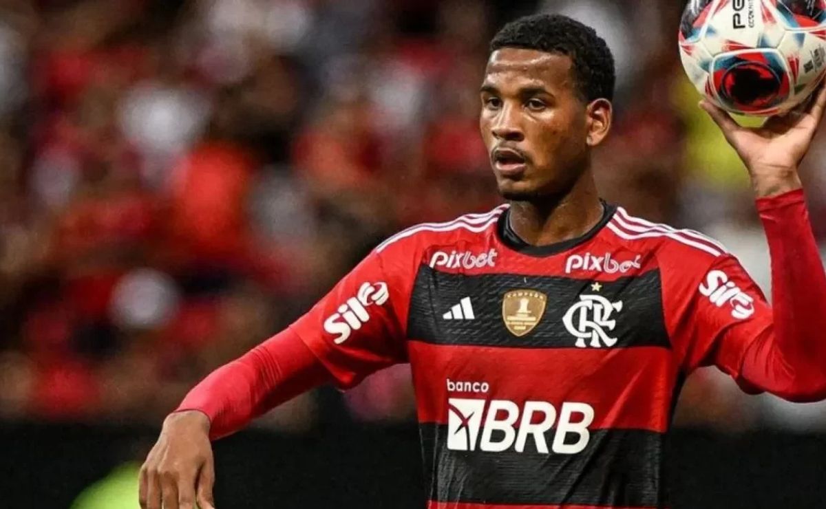 Flamengo quer renovar com Cleiton e José Boto conversa com zagueiro
