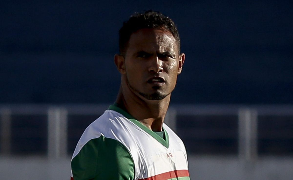 Goleiro Bruno, ex-Flamengo, se destaca na várzea de BH