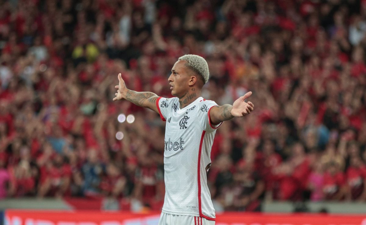 Agente de Wesley destaca influência de Filipe Luís com brilho do lateral