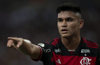 Alcaraz segue vinculado ao Flamengo e Everton avalia caso