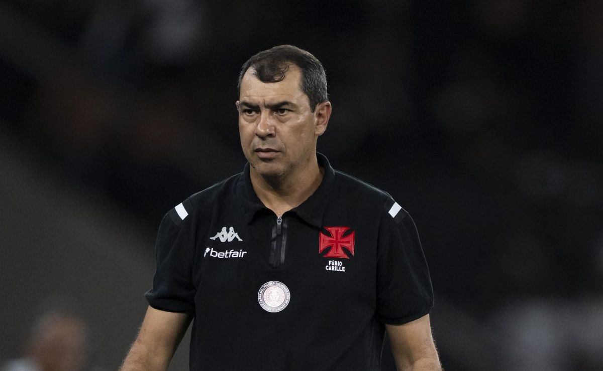 Carille é direto e cutuca Filipe Luís após Vasco x Flamengo