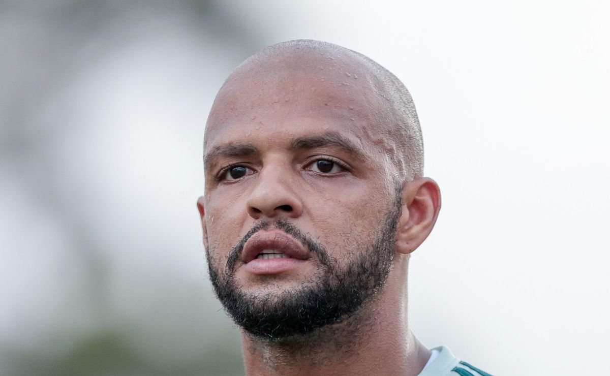 Felipe Melo surpreende ao comentar sobre Rossi