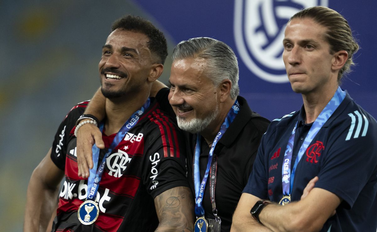 Filipe Luís atualiza informação sobre Danilo no Flamengo: ”Não tem lesão”