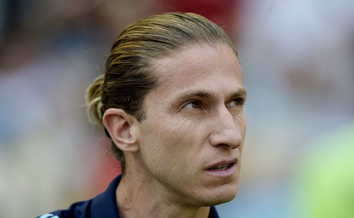 Filipe Luís busca primeira vitória como técnico no Fla-Flu