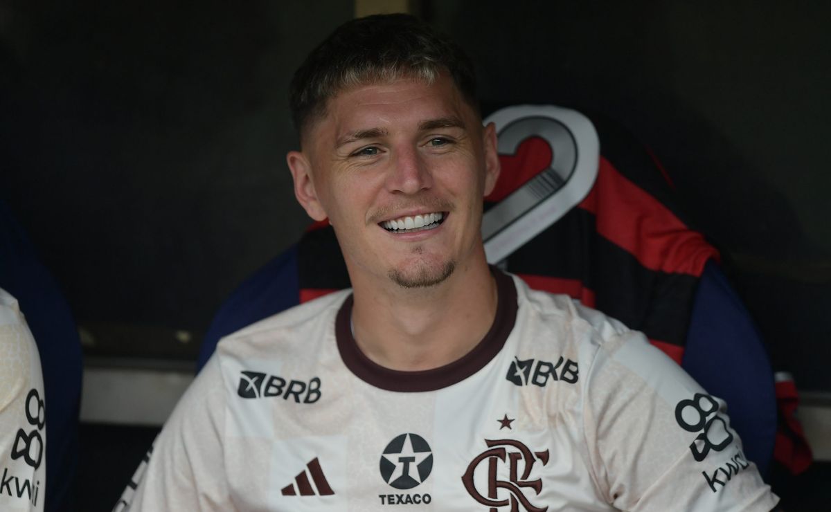 Filipe Luís explica momento de Varela e cita “momento especial”