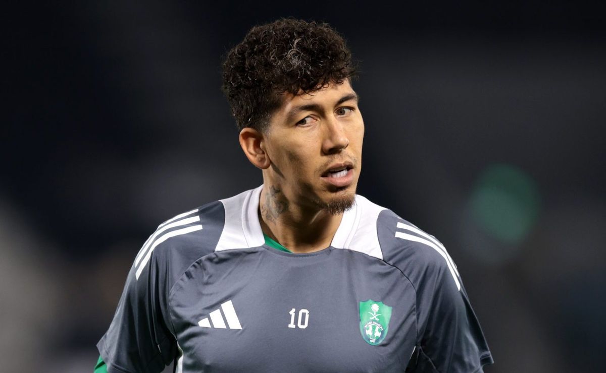 Flamengo toma decisão sobre contratação de Firmino