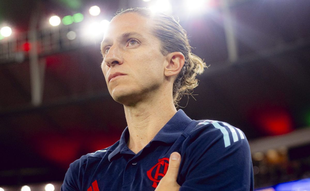 Flamengo vence o Flu e embala 12° jogo invicto com Filipe