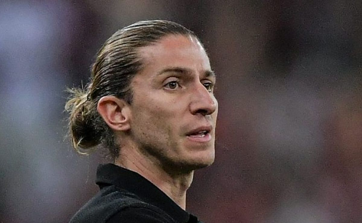 Nesta madrugada, Flamengo toma decisão sobre futuro de Filipe Luís