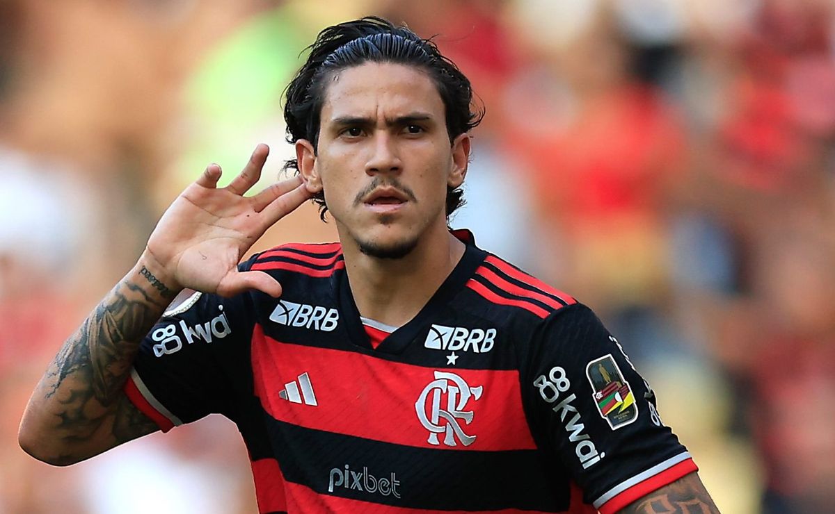 Romário crava futuro de Pedro no Flamengo e garante titularidade