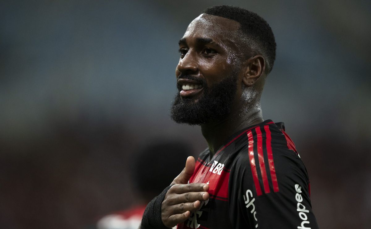 Torcida do Flamengo consagra Gerson maior capitão de todos os tempos