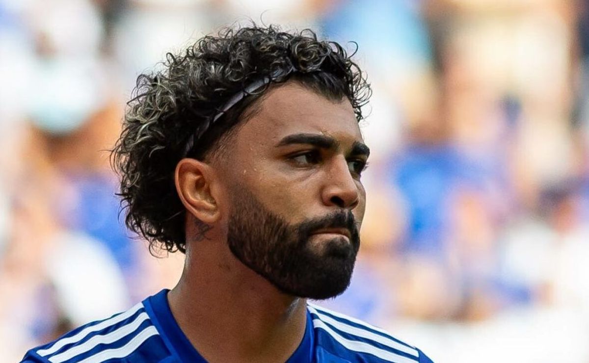 Torcida do Flamengo corneta Gabigol após amistoso do Cruzeiro