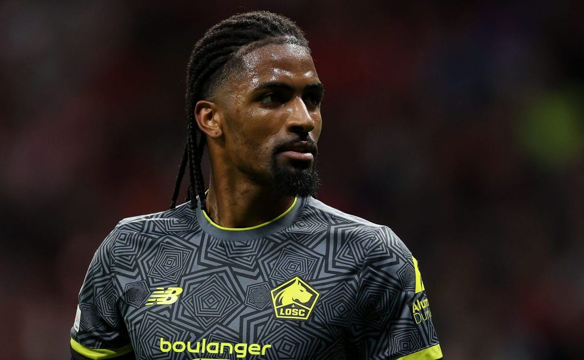 Zagueiro Alexsandro 'cava' volta ao Flamengo