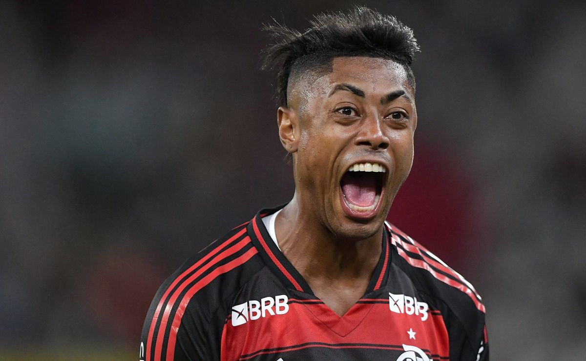 artilheiro do Flamengo brilha nos clássicos