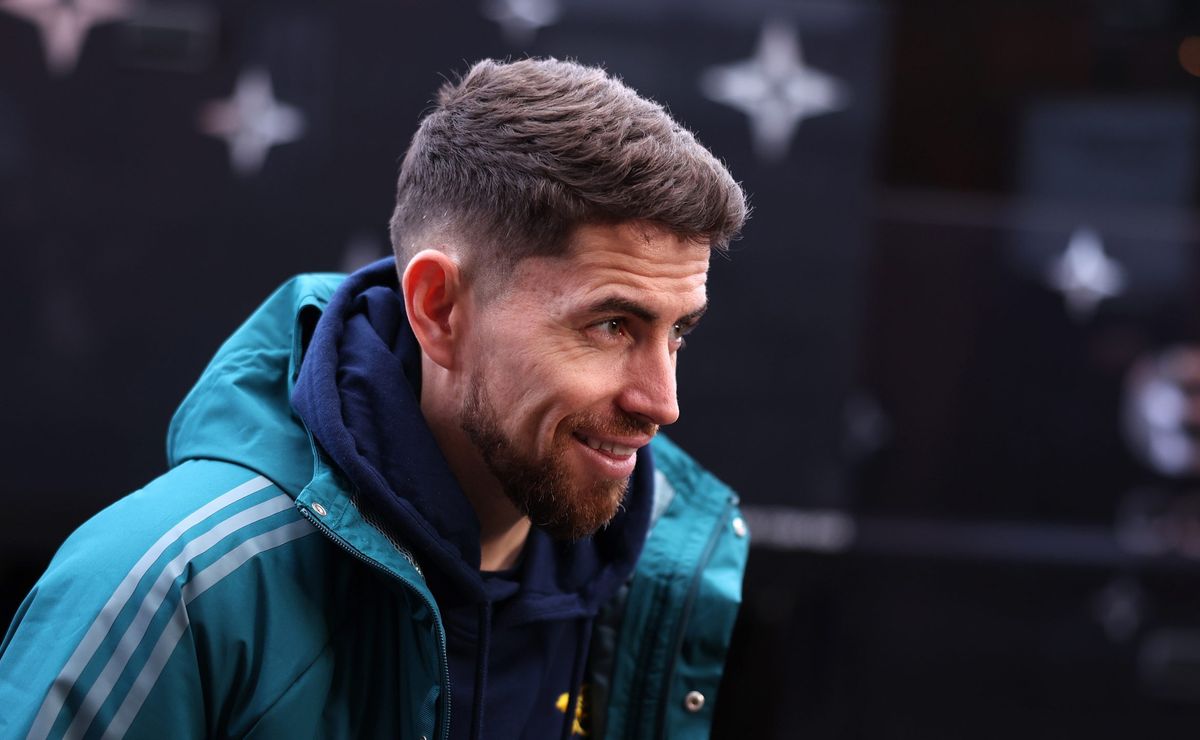 Além de Jorginho, Boto quer dois reforços para o Flamengo