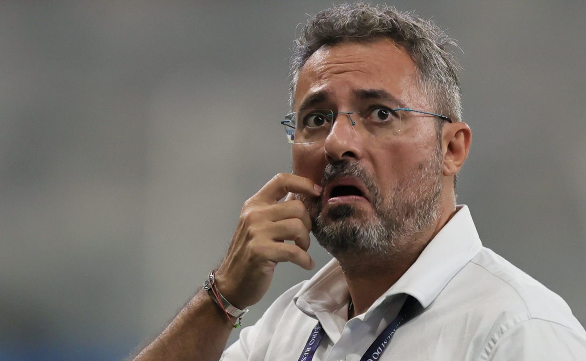 Alexandre Mattos pode fazer Flamengo perder meio-campista