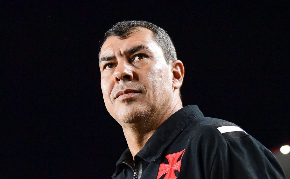 Carille toma decisão sobre Coutinho antes de Vasco x Flamengo