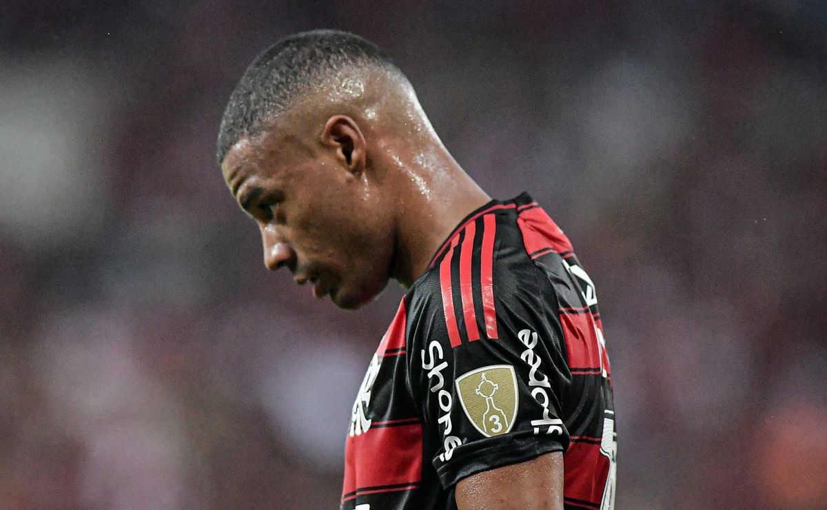 De La Cruz se estressou em vestiário do Flamengo após vexame; entenda