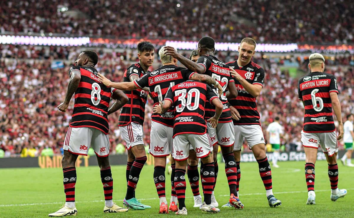Em show do Flamengo, torcida protesta contra preços dos ingressos
