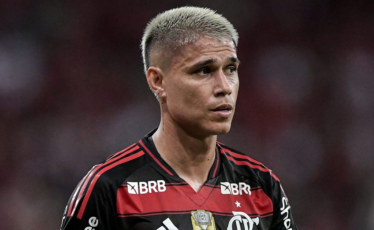 Luiz Araújo fora do time titular do Flamengo é pedido da torcida