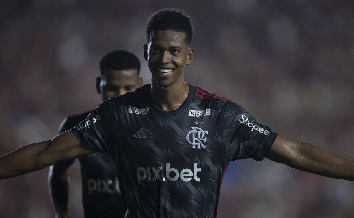 Reencontro de Carlinhos com o Flamengo deve ser adiado 