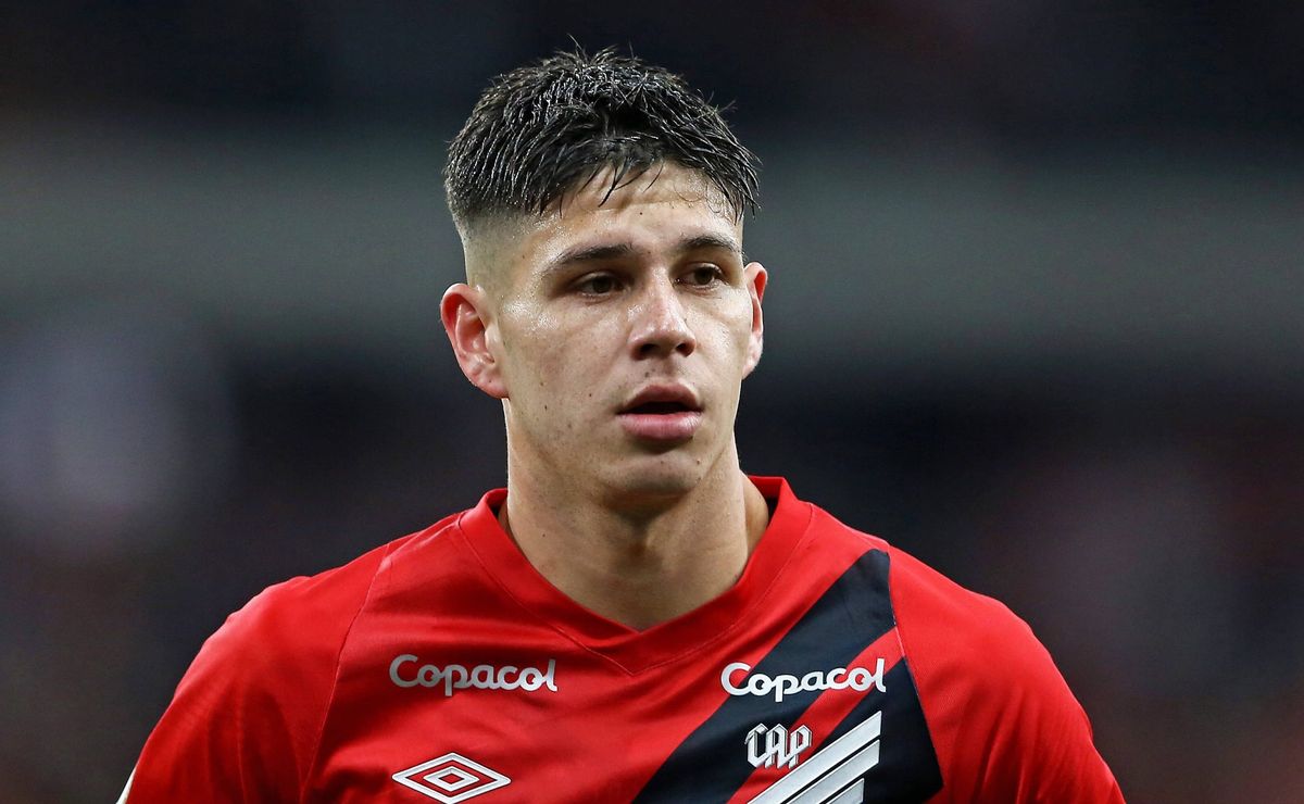 Reinier, Carrascal e Zapelli sugeridos ao Flamengo 