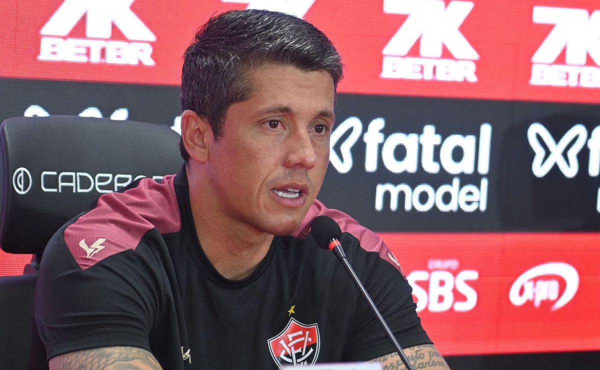 Thiago Carpini destaca qualidade do Flamengo em coletiva