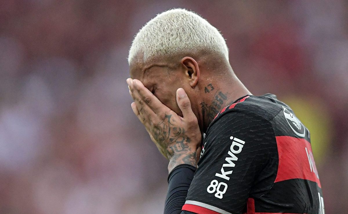 Wesley se revolta e discute com torcedor do Flamengo