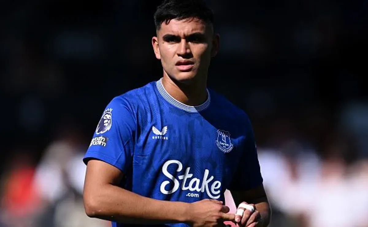 Alcaraz não cumpriu metas, mas Everton negocia com Flamengo