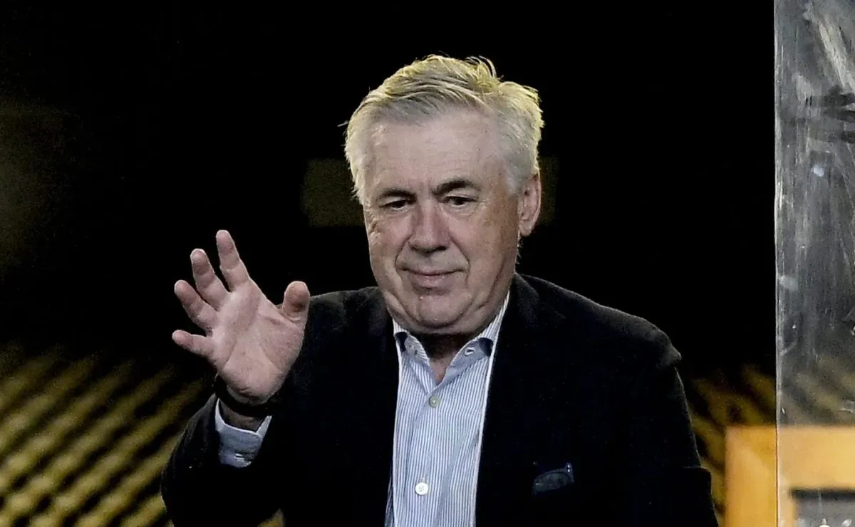 Ancelotti vai observar Pedro em Flamengo x Deportivo Táchira