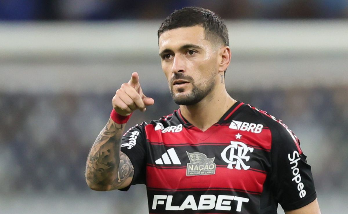 Arrascaeta 'silencia' Mineirão após golaço em Cruzeiro x Flamengo