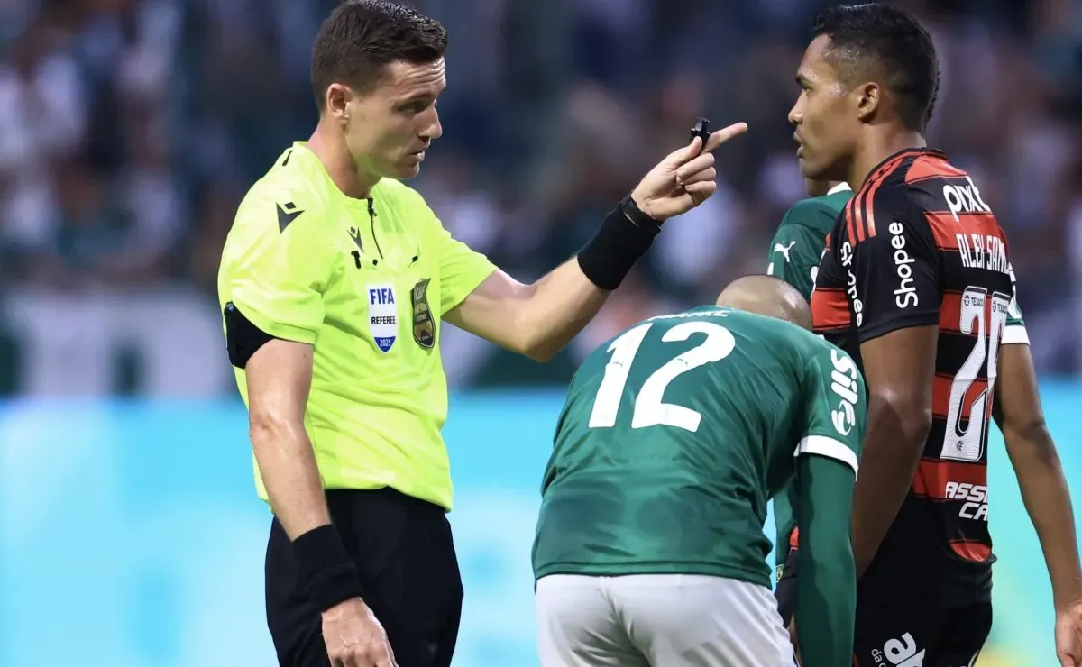Áudio do VAR é revelado e realça polêmica em Palmeiras x Flamengo