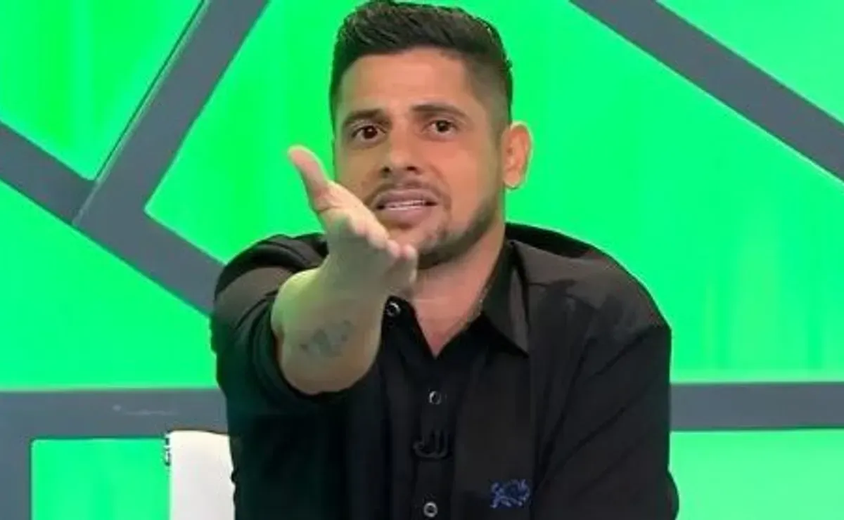 Cicinho crava o placar e vencedor de Palmeiras x Flamengo