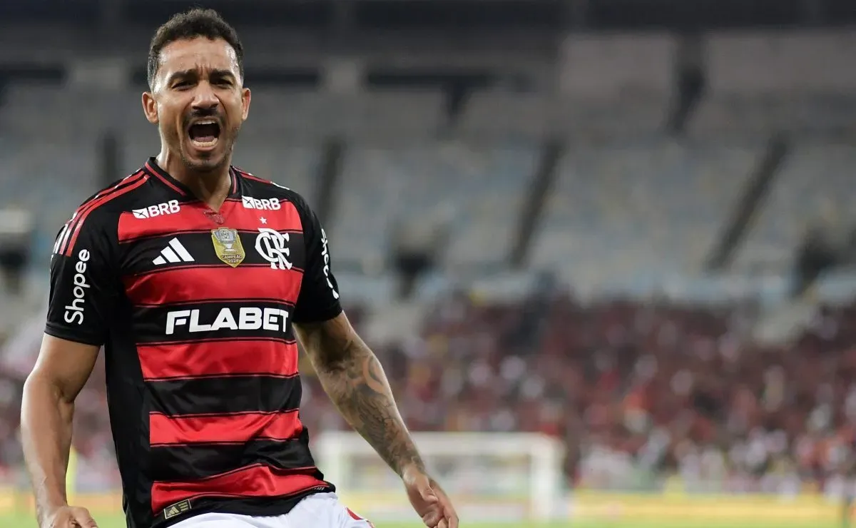 Danilo se recusa a falar sobre Seleção após Flamengo x Botafogo-PB