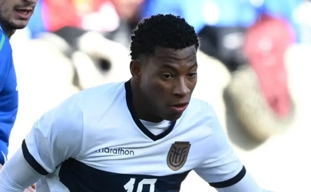 Federação Equatoriana mantém convocação de Plata, do Flamengo