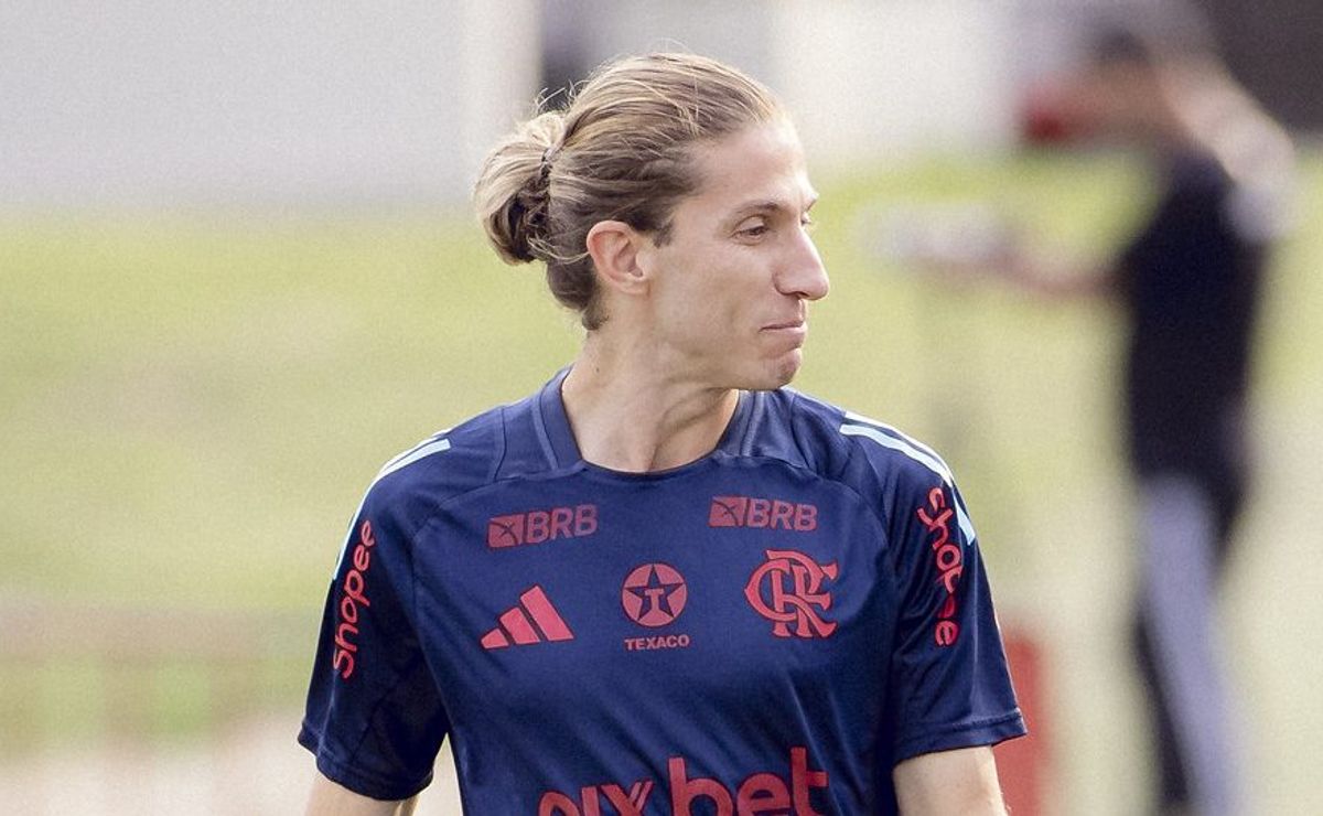 Filipe Luís deve assinar renovação com o Flamengo antes do Mundial